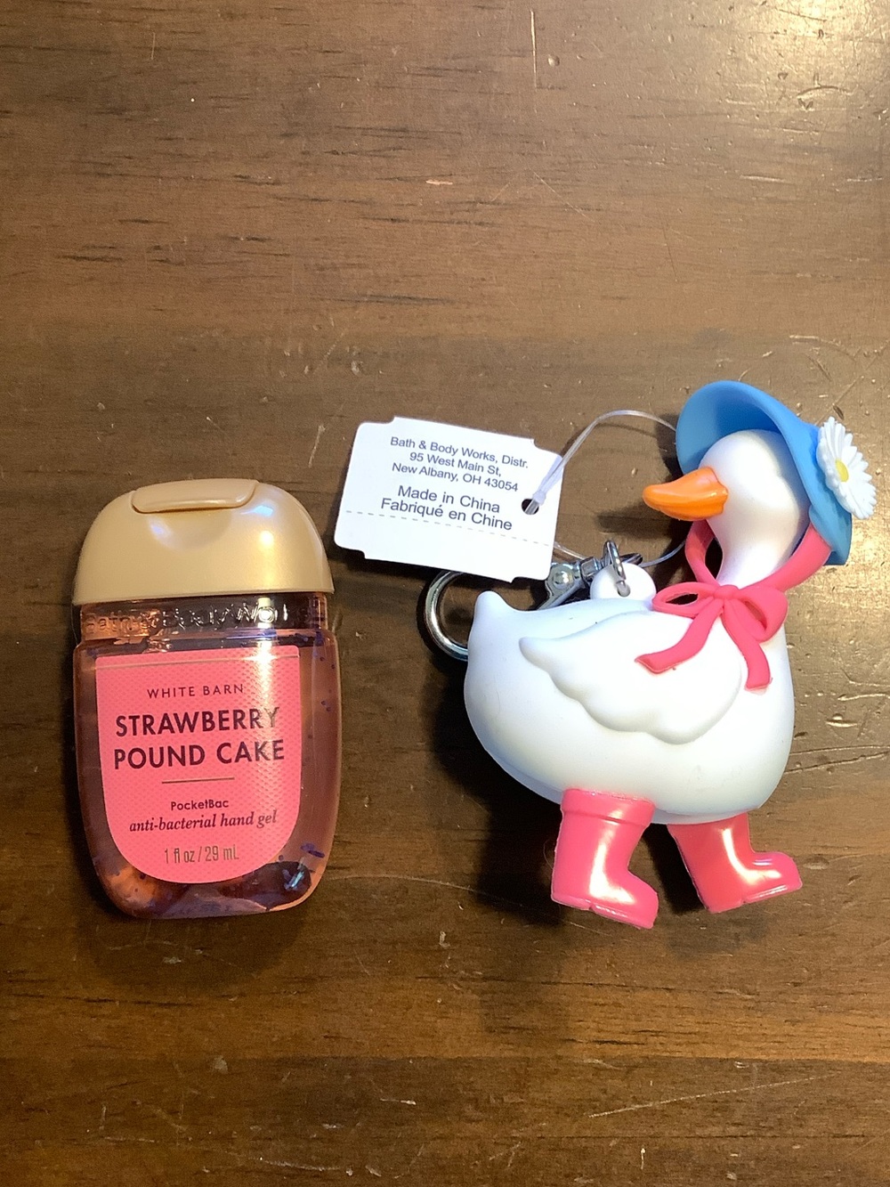 Bath & Body Works White Duck Keychain for PocketBac